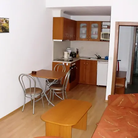Petio Aparthotel *
